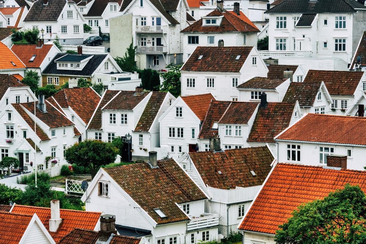 Image of Houses by Henning courtesy of Pixabay