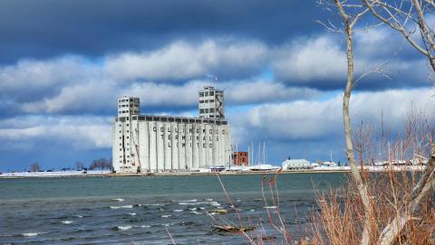 Image of Collingwood Terminal courtesy of Miss J on Pexels