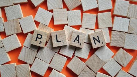 Plan Image by Wokandapix from Pixabay 